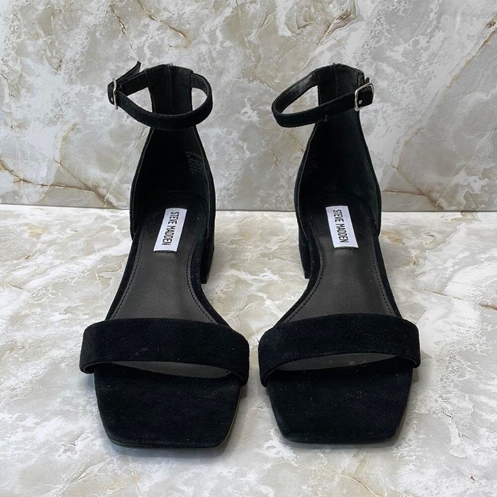 NWOB Steve Madden ‘Nava’ suede sandals
